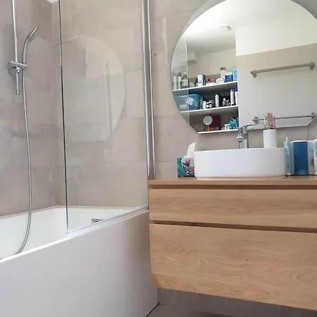 Suite Zen Avec Coin Salon Et Vue Sur Jardin * Dijon