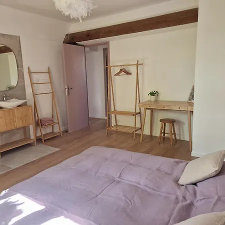Suite Zen Avec Coin Salon Et Vue Sur Jardin * Dijon