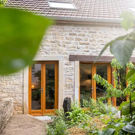 Zen Avec Coin Salon Et Vue Sur Jardin